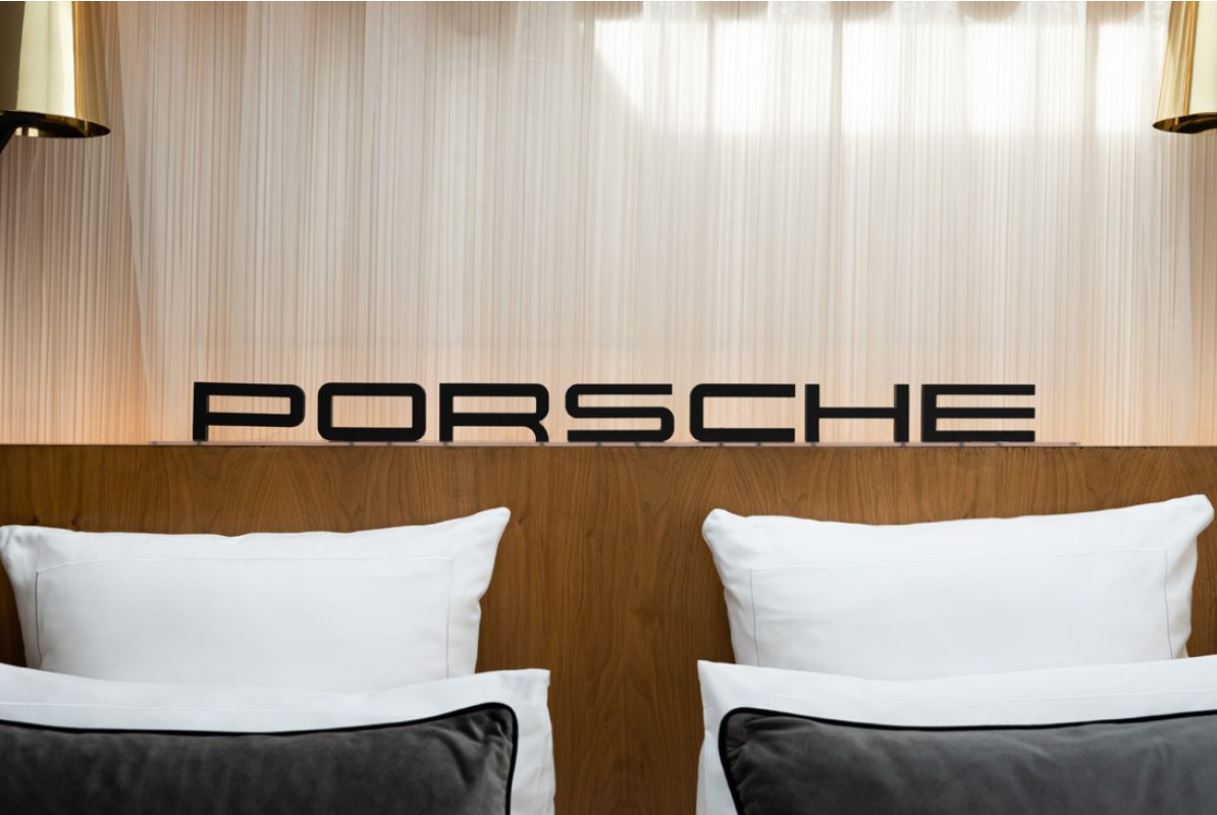 Une suite et un café aux couleurs de Porsche à l'hôtel Maison Albar-Le Pont Neuf