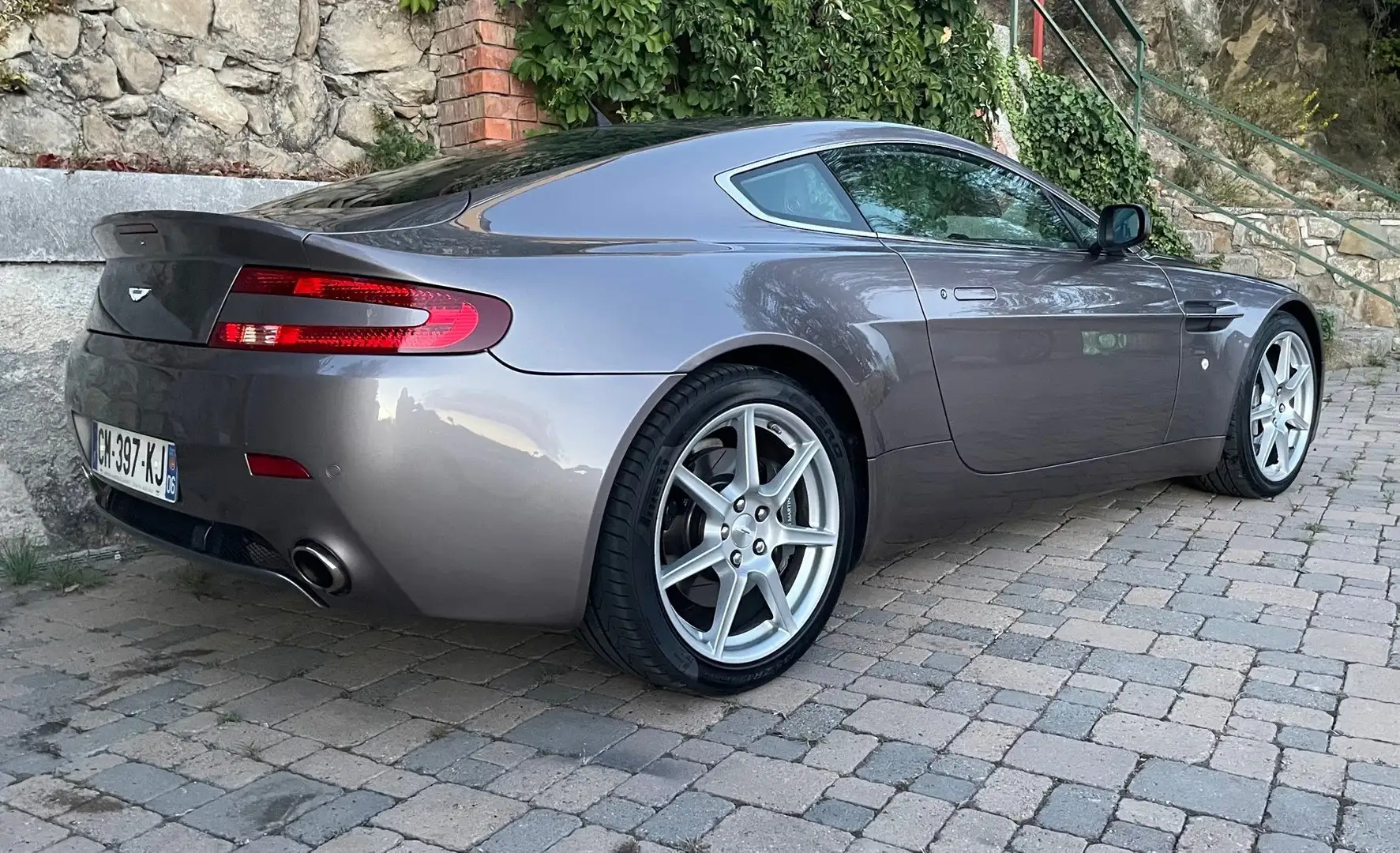 Aston Martin Vantage