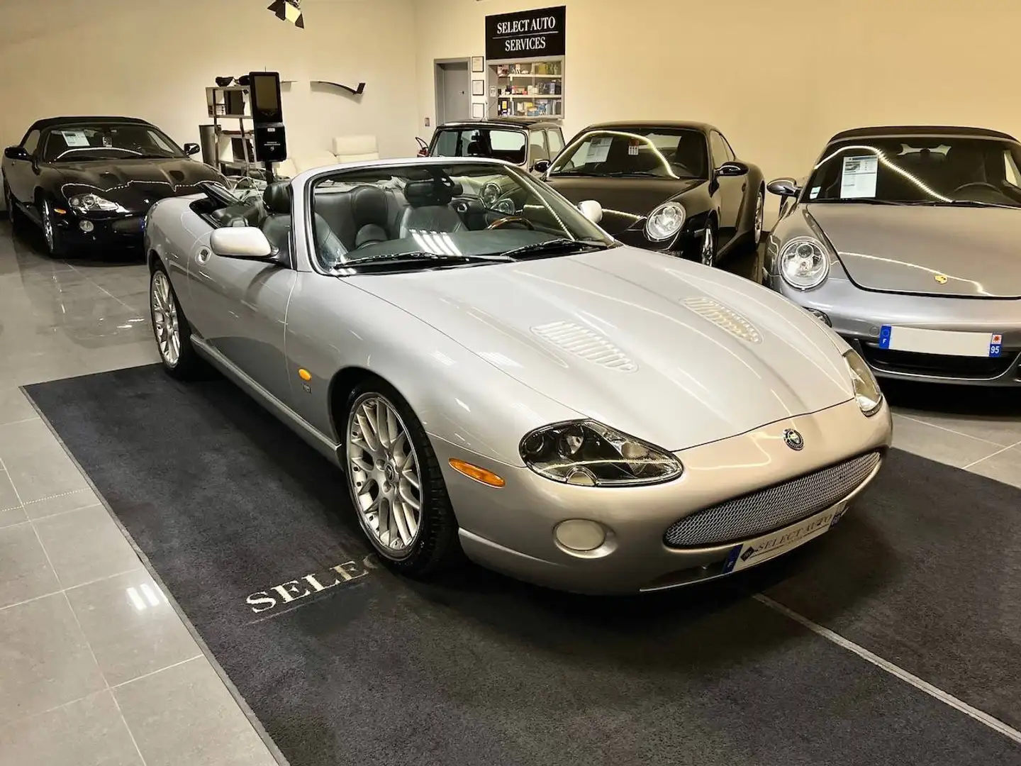 Jaguar XKR