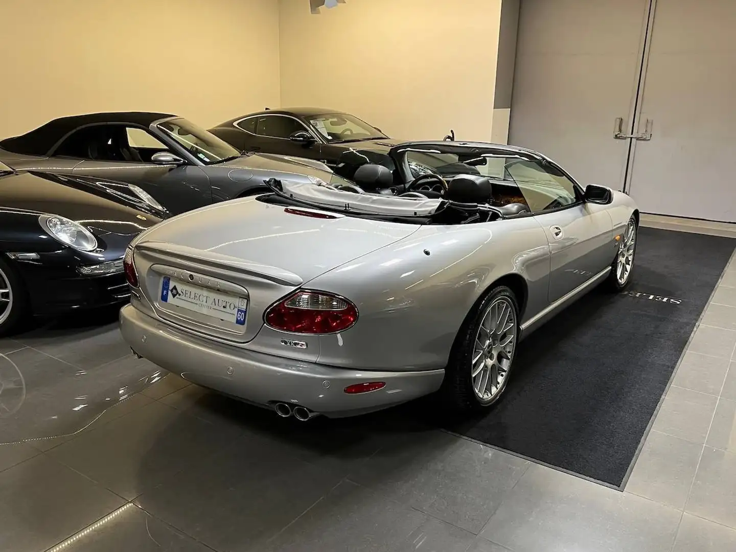 Jaguar XKR