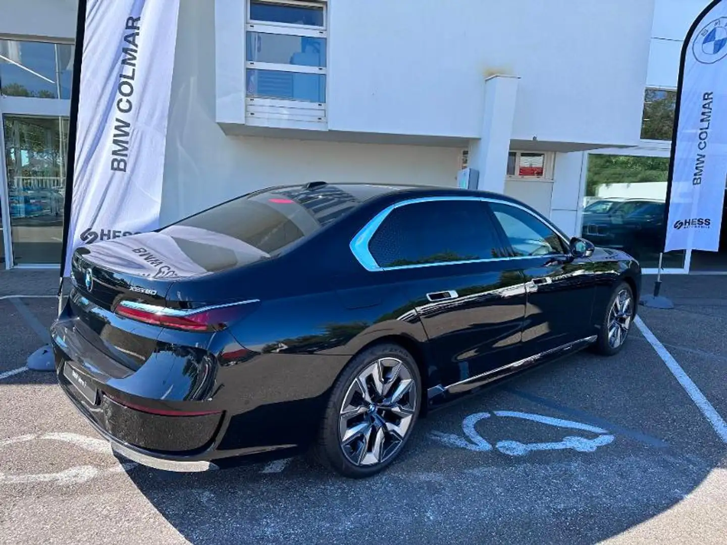 BMW i7