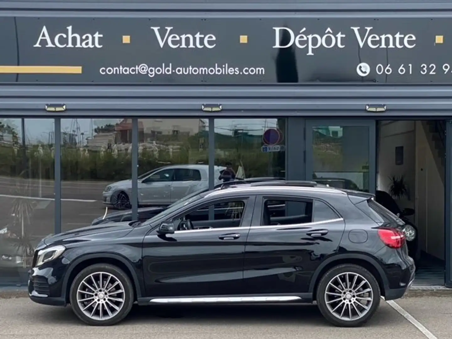 Mercedes-Benz GLA 220