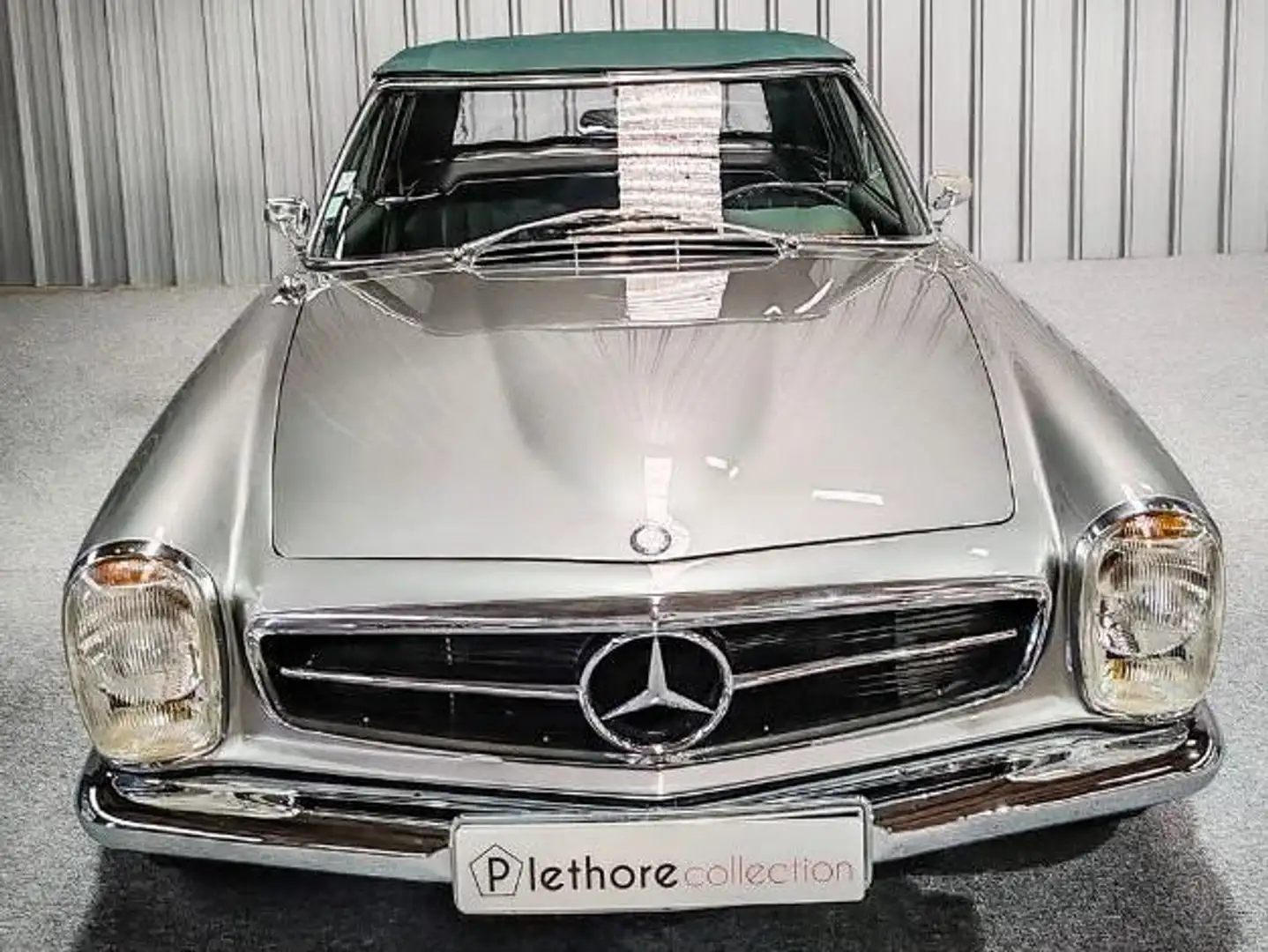 Mercedes-Benz SL 230