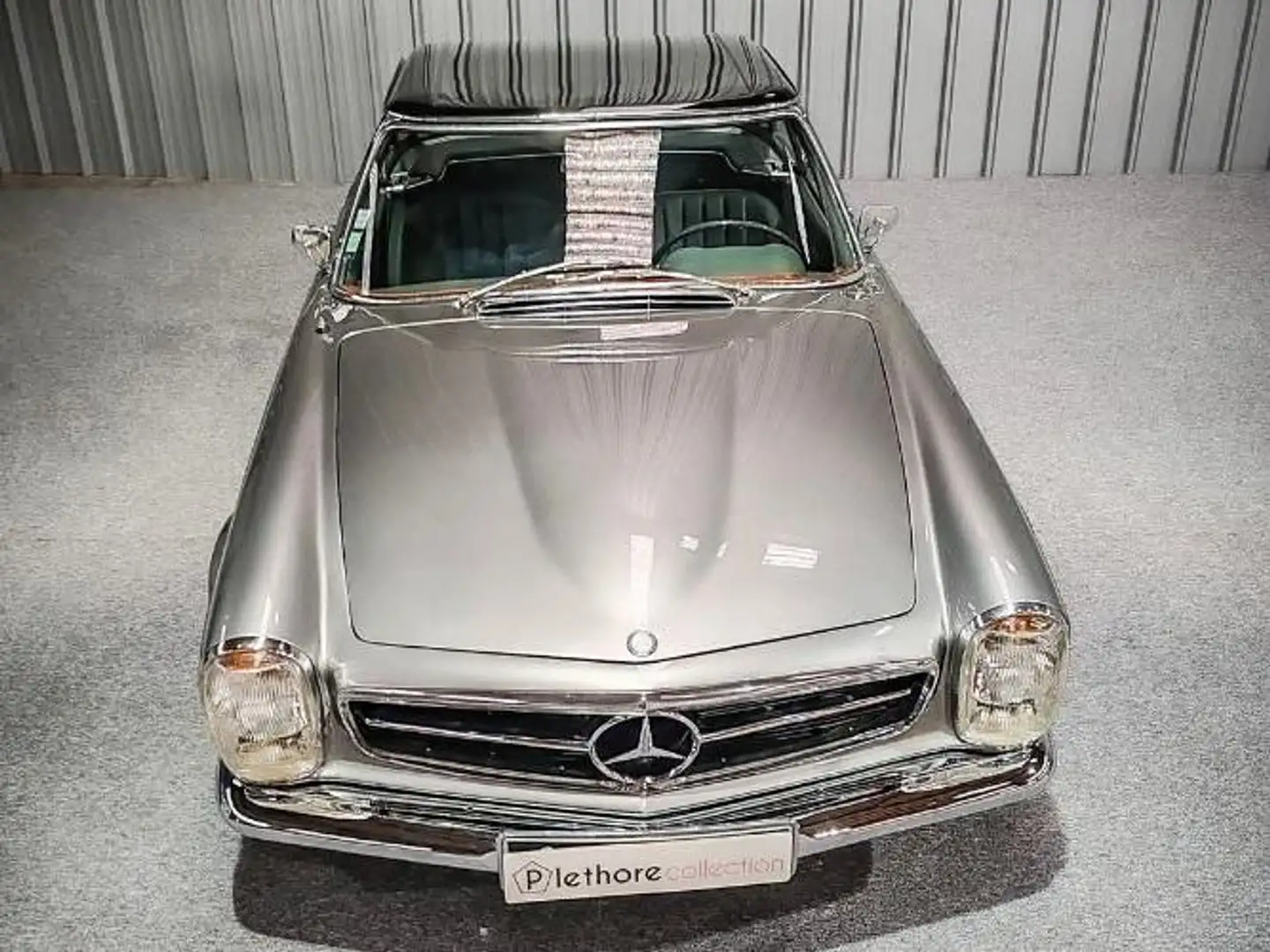 Mercedes-Benz SL 230