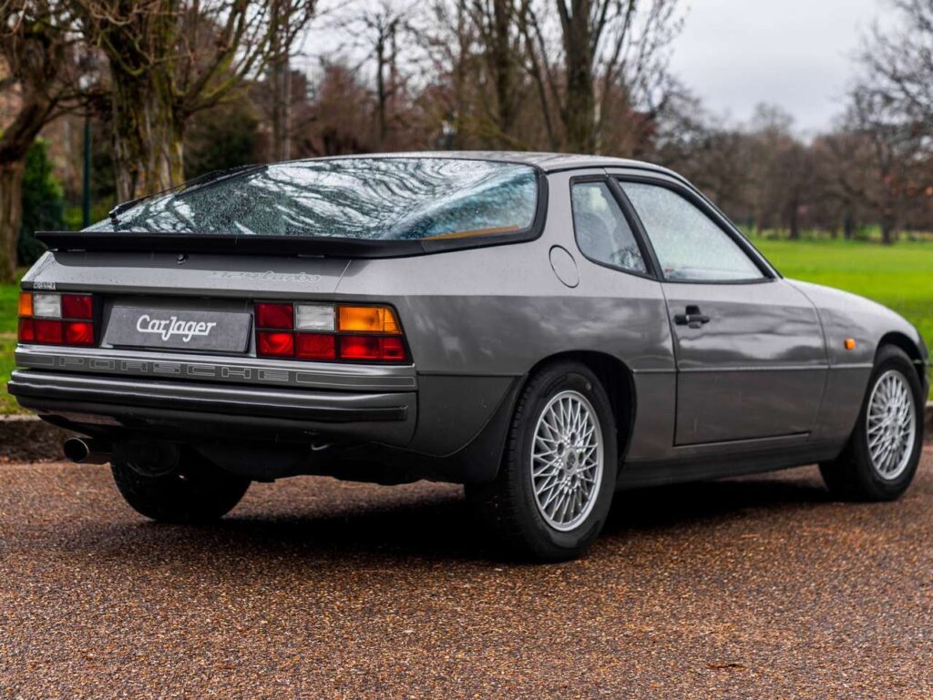 Porsche-924 - Turbo