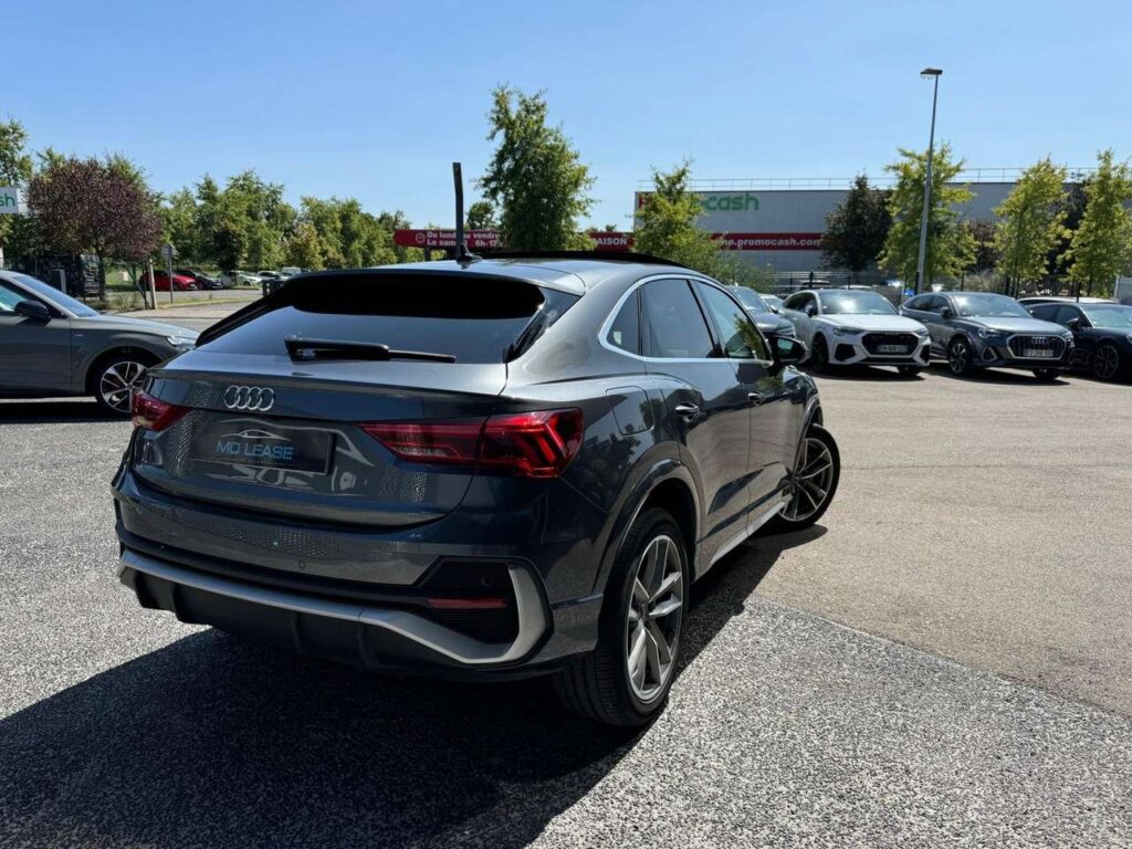 Audi-Q3 - SPORTBACK 45 TFSIE 245 S LINE S TRONIC