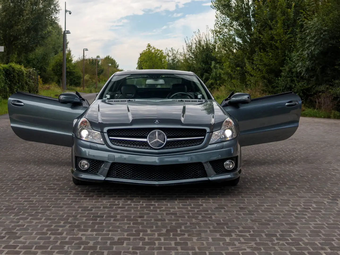 Mercedes-Benz SL 63 AMG