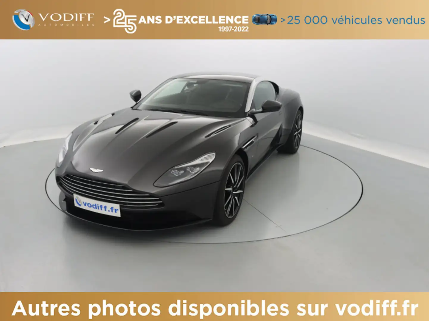 Aston Martin DB11