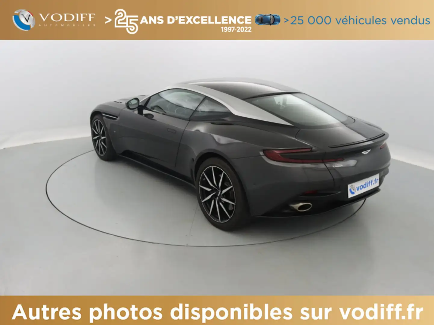 Aston Martin DB11