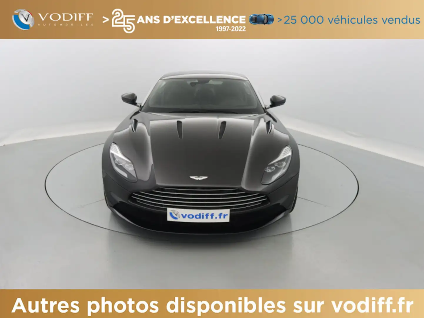 Aston Martin DB11