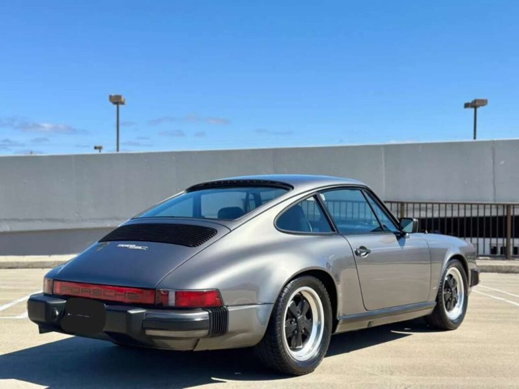 Porsche-911 - SC COUPE