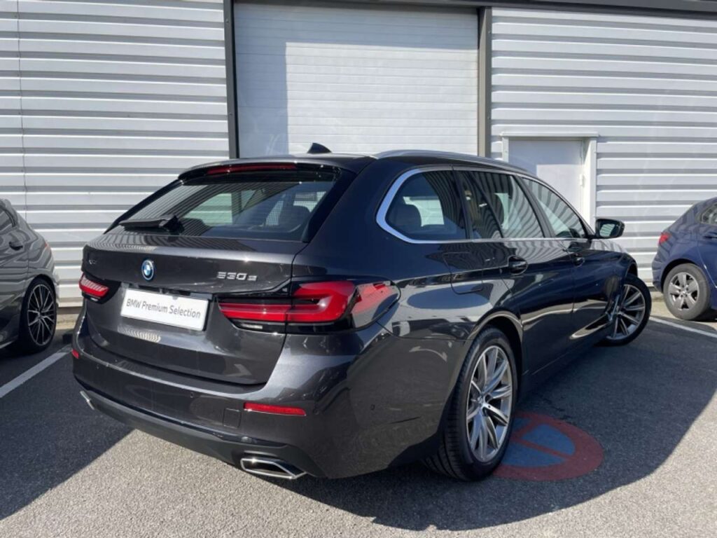 BMW-530 - 530eA xDrive 292ch Business Design Steptronic 10cv