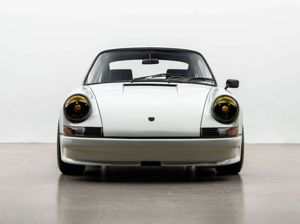 Porsche-911 - Carrera T 3.0 "Queen" Restomod Car Bone