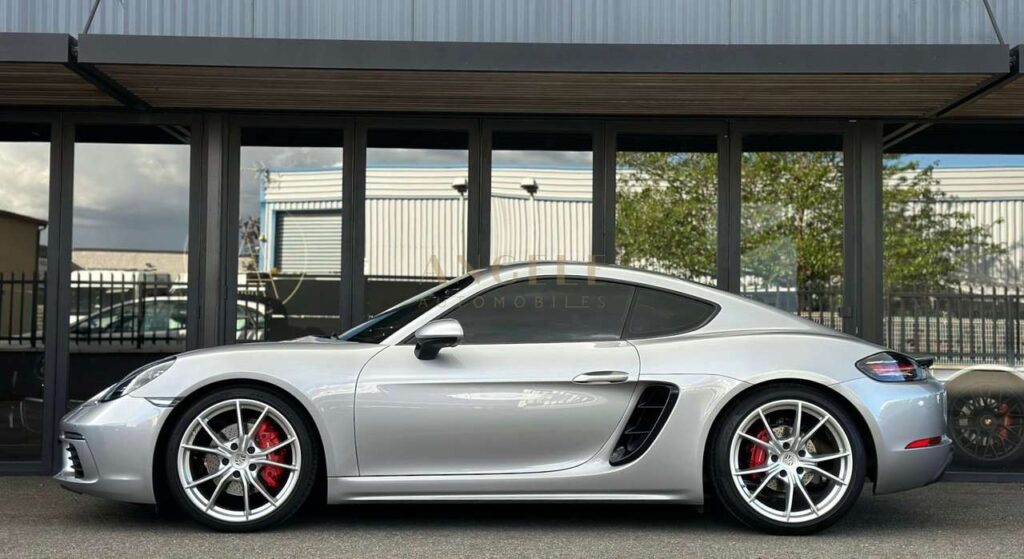 Porsche-Cayman - S 718 2.5l 350 CV PDK PASM