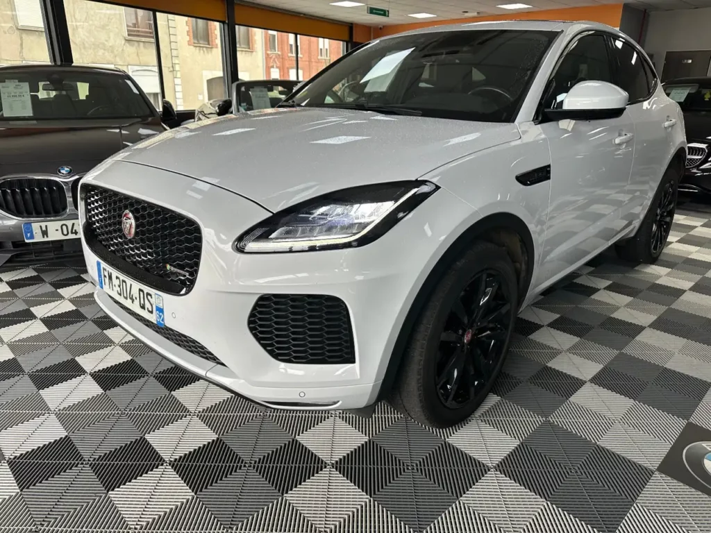 Jaguar-E-Pace - 2.0D AWD R-Dynamic