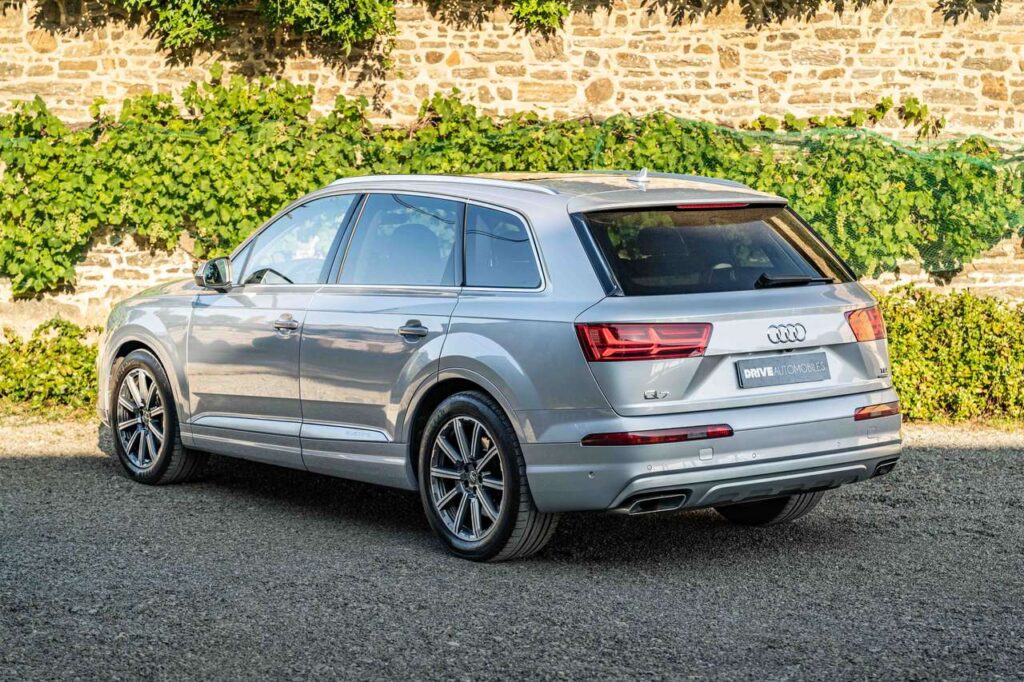 Audi-Q7 - 3.0 V6 TDI 272 Quattro 7pl Avus Extended