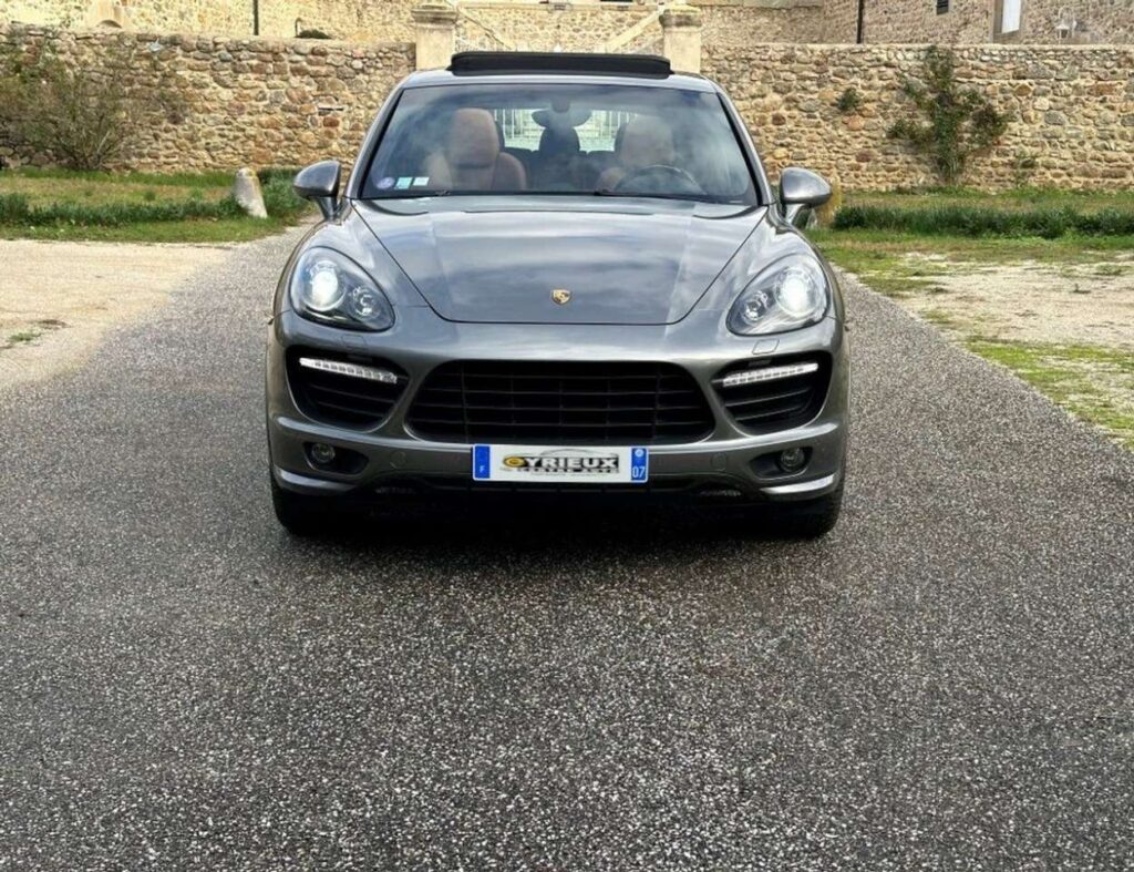 Porsche-Cayenne - gts