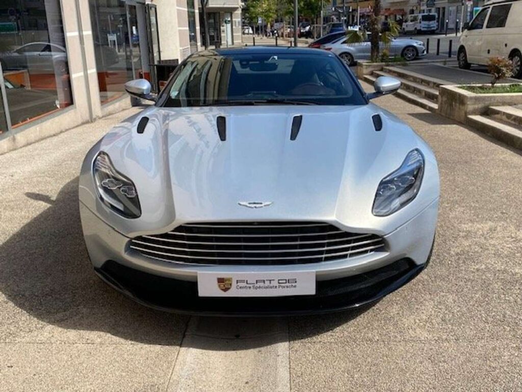 Aston Martin-DB11 - Coupé 5,2 Biturbo V12