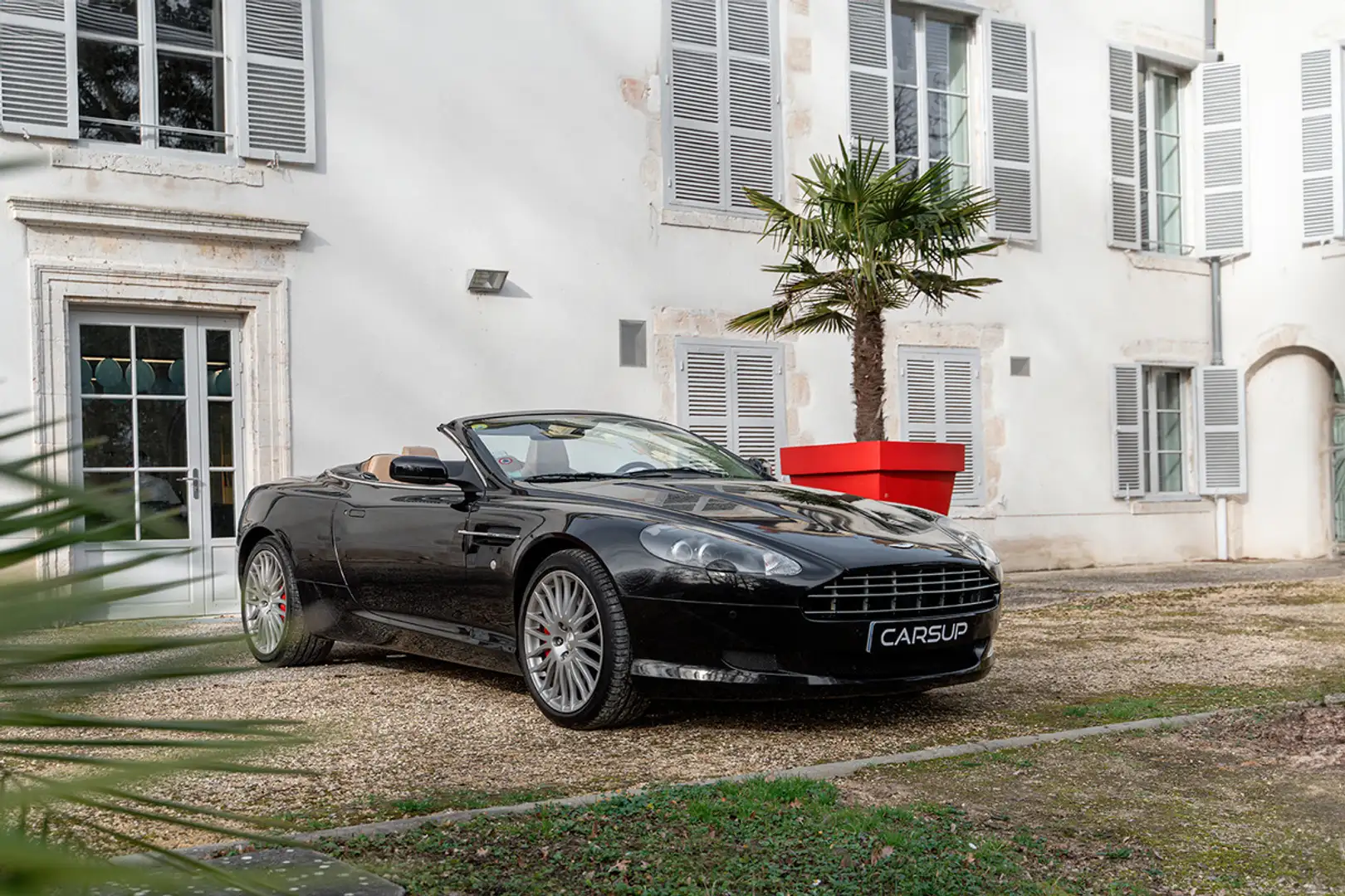 Aston Martin DB9