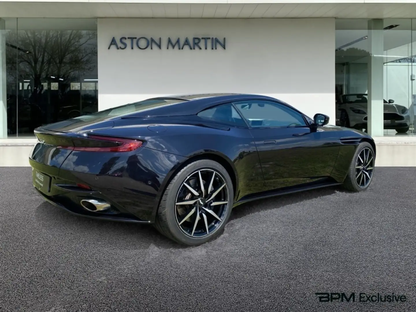 Aston Martin DB11