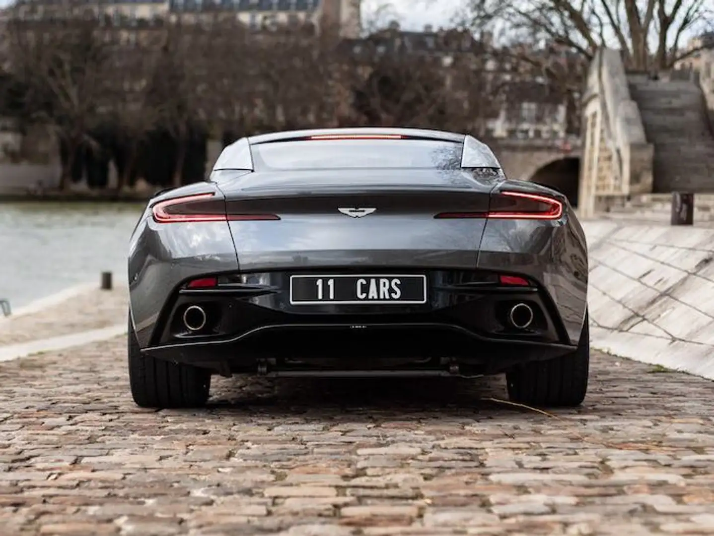 Aston Martin DB11