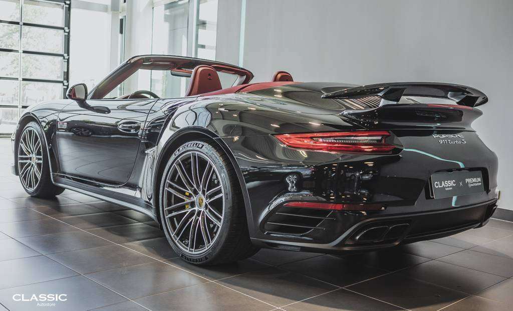 Porsche-911 - Turbo S Cabriolet