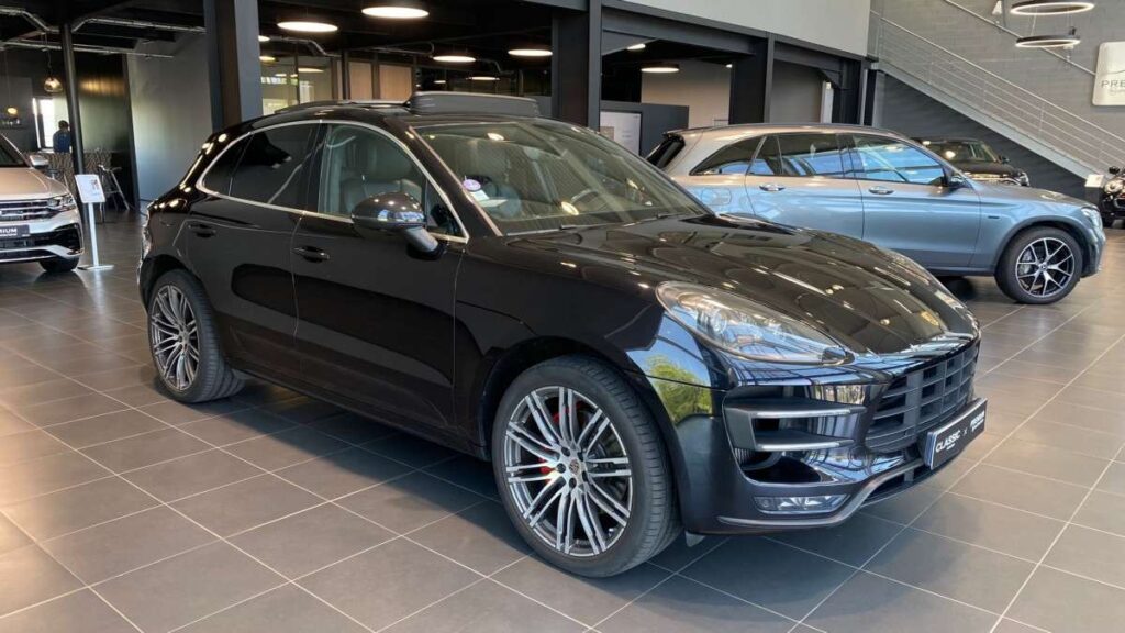 Porsche-Macan - 3.6 V6 TURBO 5 portes