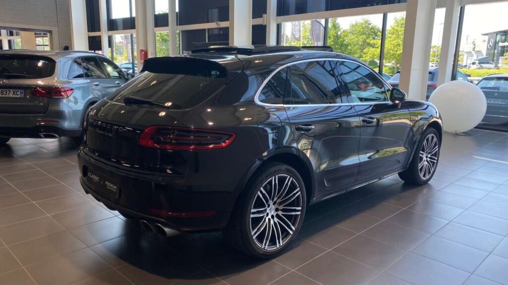 Porsche-Macan - 3.6 V6 TURBO 5 portes